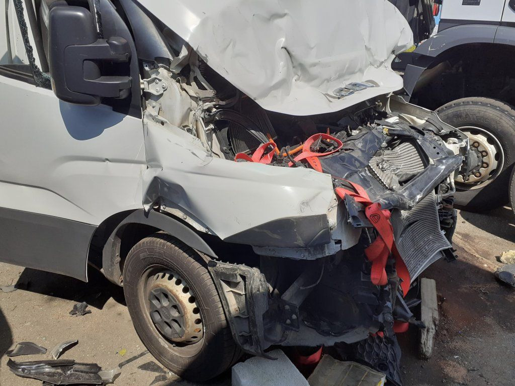 Iveco Daily 35S16 maxi Damaged - Gesloten bestelwagen: afbeelding 3 Iveco Daily 35S16 maxi Damaged - Gesloten bestelwagen: afbeelding 3