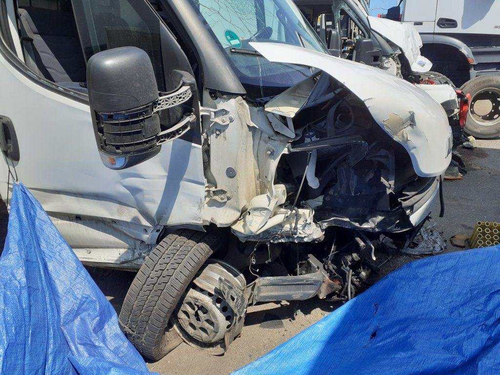 Iveco Daily 35S16 mit LBW DAMAGED - Bestelwagen gesloten laadbak: afbeelding 3 Iveco Daily 35S16 mit LBW DAMAGED - Bestelwagen gesloten laadbak: afbeelding 3