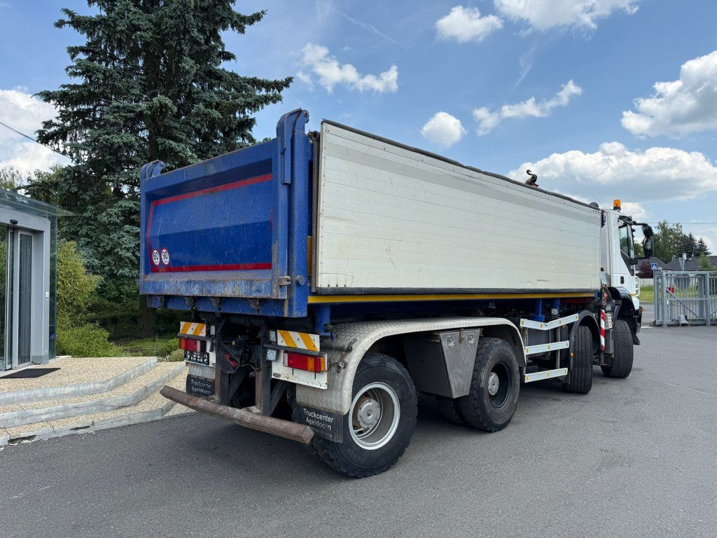 Iveco Trakker AD410 T45 8x8 + HMF 1643 Z2 - Kipper vrachtwagen: afbeelding 4 Iveco Trakker AD410 T45 8x8 + HMF 1643 Z2 - Kipper vrachtwagen: afbeelding 4