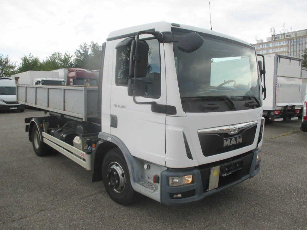 MAN TGL 12.180 4x2 MAN TGL 12.180 4x2 - Haakarmsysteem vrachtwagen: afbeelding 3 MAN TGL 12.180 4x2 MAN TGL 12.180 4x2 - Haakarmsysteem vrachtwagen: afbeelding 3