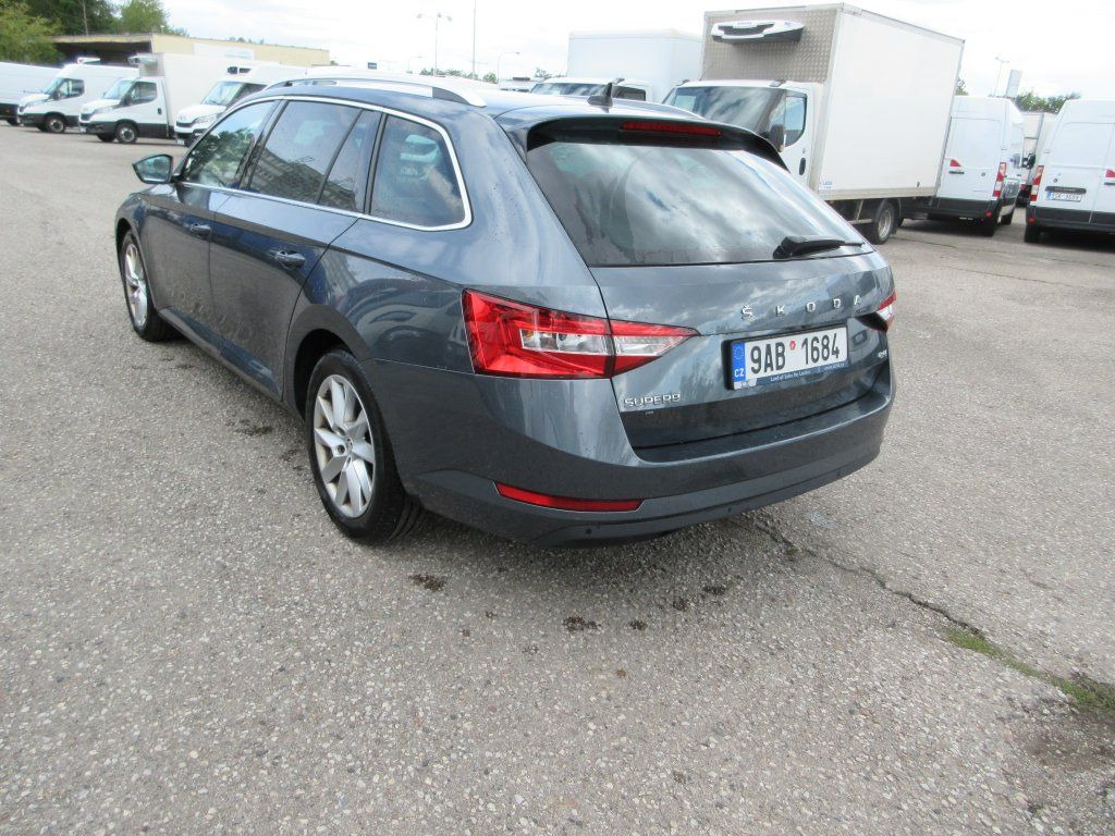 Skoda 2.0 Tdi Style - Stationwagen: afbeelding 5 Skoda 2.0 Tdi Style - Stationwagen: afbeelding 5