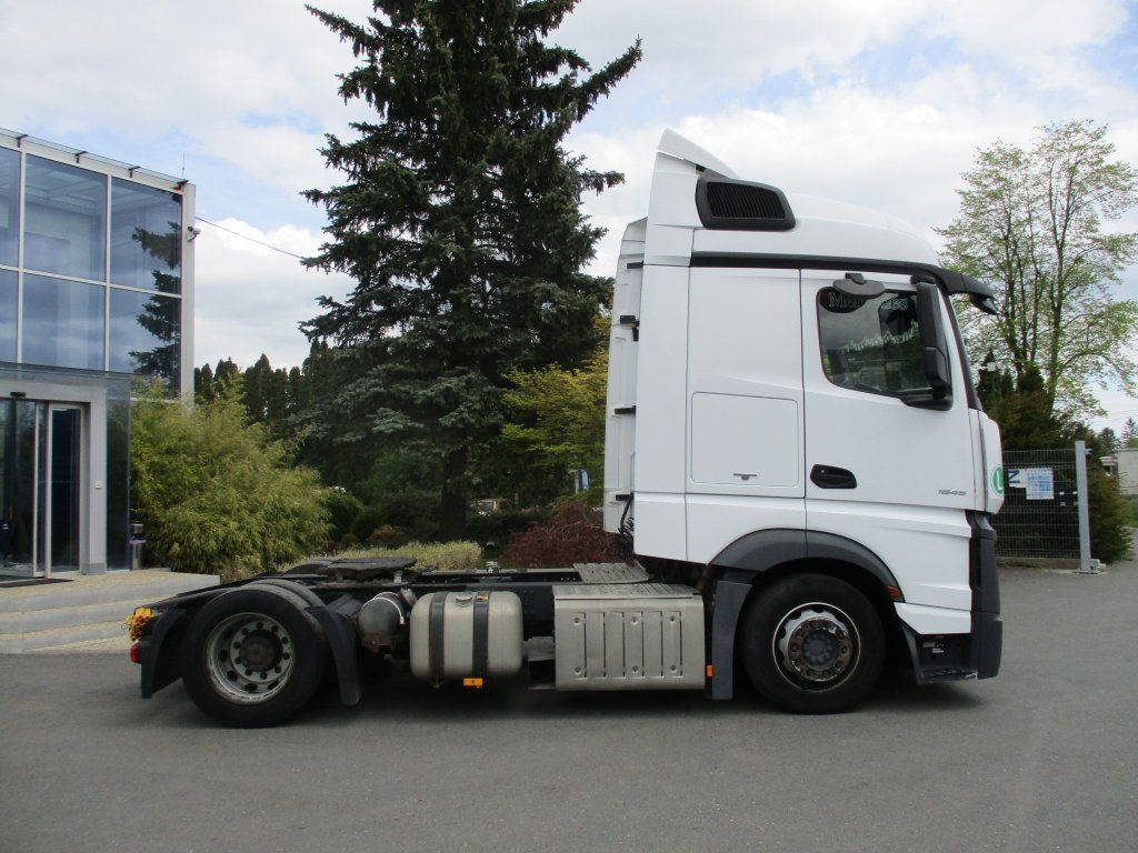 Mercedes-Benz 1845 Actros EURO 6 MEGA/lowdeck - Trekker: afbeelding 4 Mercedes-Benz 1845 Actros EURO 6 MEGA/lowdeck - Trekker: afbeelding 4