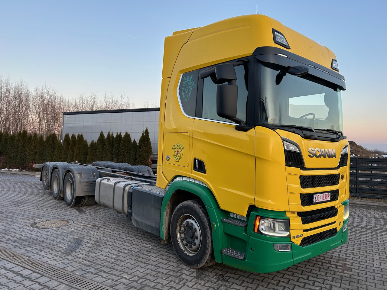 Chassis vrachtwagen SCANIA R650 8X4 / V8 / 2020 / FAHRGESTELL / LIFT-LENK: afbeelding 1