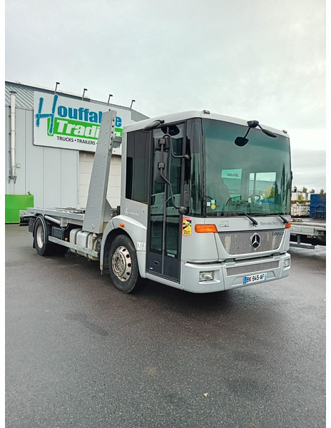 Mercedes-Benz Econic 1833 - Bergingsvoertuig: afbeelding 1 Mercedes-Benz Econic 1833 - Bergingsvoertuig: afbeelding 1
