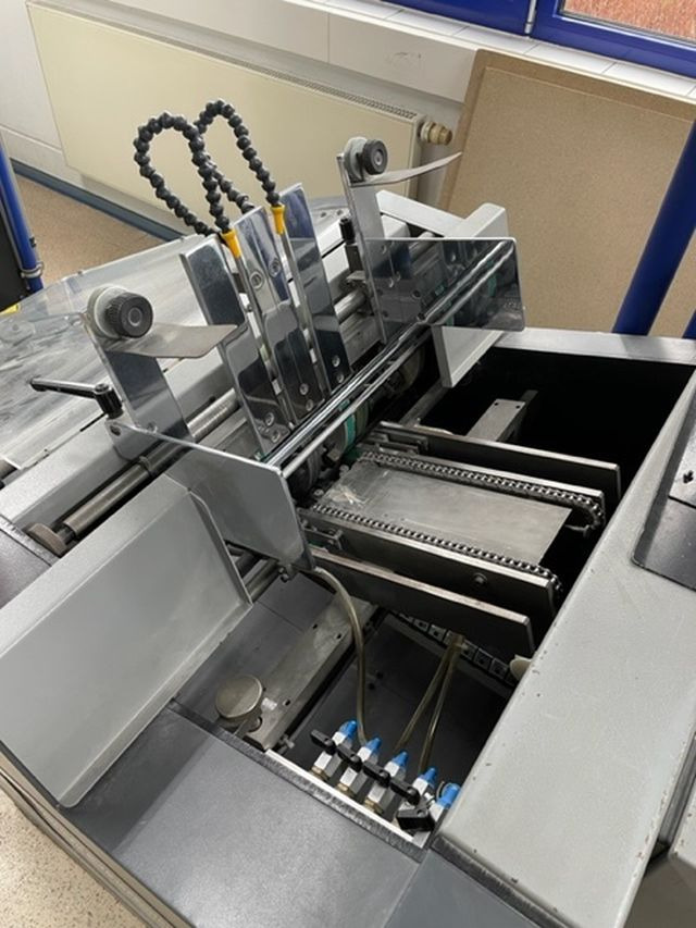 Heidelberg Saddlestitcher Stitchmaster ST 100.1 with 1+8 Feeders - Drukmachine: afbeelding 4 Heidelberg Saddlestitcher Stitchmaster ST 100.1 with 1+8 Feeders - Drukmachine: afbeelding 4