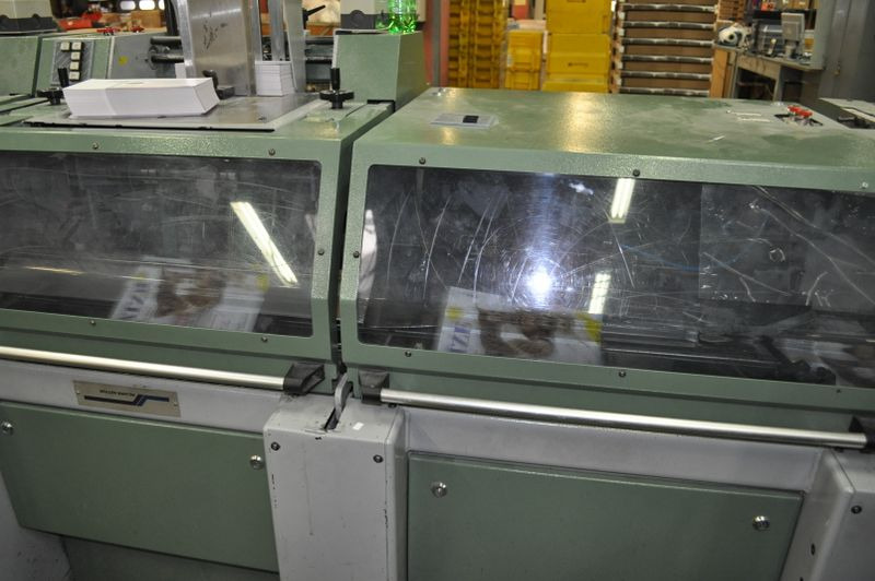 Drukmachine High Speed saddlestitcher Müller Martini Prima Amrys Year 2000: afbeelding 15 Drukmachine High Speed saddlestitcher Müller Martini Prima Amrys Year 2000: afbeelding 15
