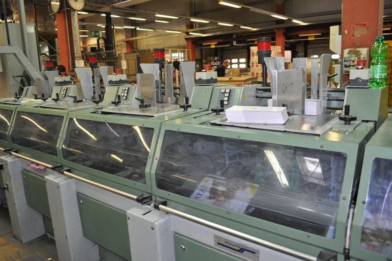 Drukmachine High Speed saddlestitcher Müller Martini Prima Amrys Year 2000: afbeelding 16 Drukmachine High Speed saddlestitcher Müller Martini Prima Amrys Year 2000: afbeelding 16