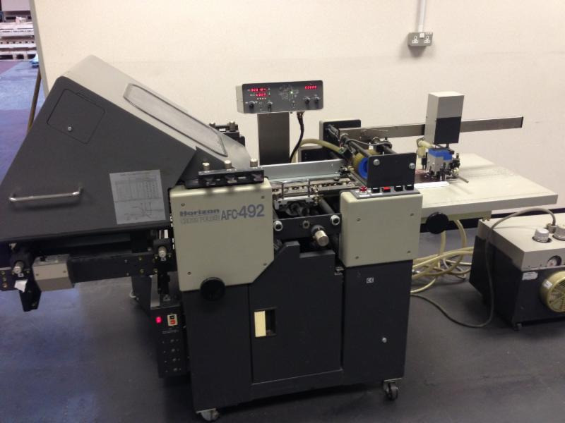 Horizon AFC-492sc 2 buckle plate folders with sword folding unit, perforating and creasing - Vouwmachine: afbeelding 1 Horizon AFC-492sc 2 buckle plate folders with sword folding unit, perforating and creasing - Vouwmachine: afbeelding 1