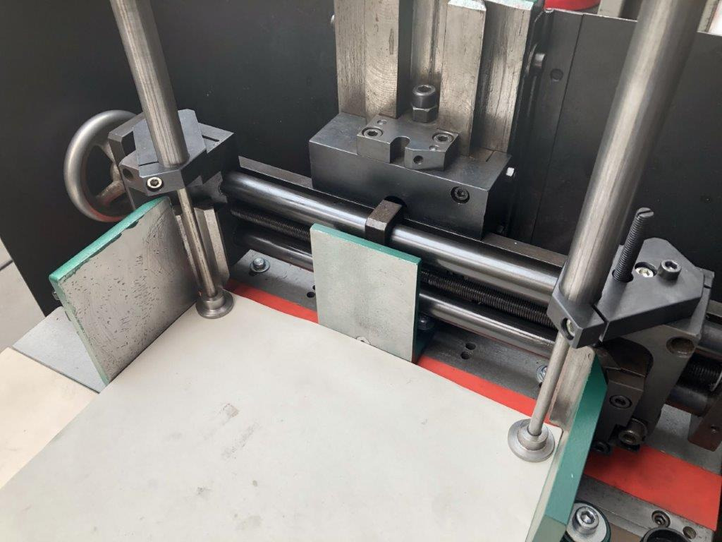 Karl Tränklein EK-D 100 double corner rounding machine - Inbindmachine: afbeelding 2 Karl Tränklein EK-D 100 double corner rounding machine - Inbindmachine: afbeelding 2