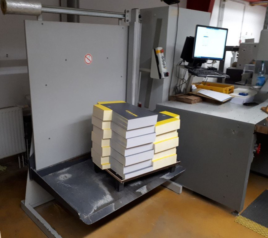 Polar 115 XT cutting line with RA-4 jogger and two LW 1000-4 and LW 1000-4-EV pile lifters and optional counting scale - Papiersnijmachine: afbeelding 2 Polar 115 XT cutting line with RA-4 jogger and two LW 1000-4 and LW 1000-4-EV pile lifters and optional counting scale - Papiersnijmachine: afbeelding 2