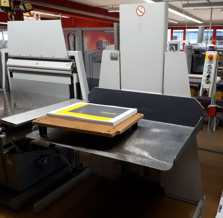 Polar 115 XT cutting line with RA-4 jogger and two LW 1000-4 and LW 1000-4-EV pile lifters and optional counting scale - Papiersnijmachine: afbeelding 3 Polar 115 XT cutting line with RA-4 jogger and two LW 1000-4 and LW 1000-4-EV pile lifters and optional counting scale - Papiersnijmachine: afbeelding 3