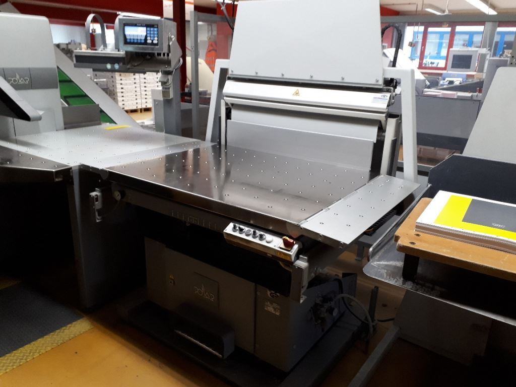 Polar 115 XT cutting line with RA-4 jogger and two LW 1000-4 and LW 1000-4-EV pile lifters and optional counting scale - Papiersnijmachine: afbeelding 4 Polar 115 XT cutting line with RA-4 jogger and two LW 1000-4 and LW 1000-4-EV pile lifters and optional counting scale - Papiersnijmachine: afbeelding 4
