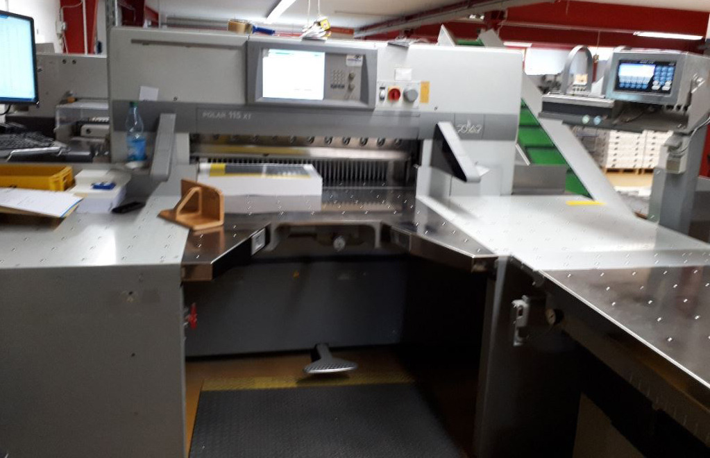 Polar 115 XT cutting line with RA-4 jogger and two LW 1000-4 and LW 1000-4-EV pile lifters and optional counting scale - Papiersnijmachine: afbeelding 1 Polar 115 XT cutting line with RA-4 jogger and two LW 1000-4 and LW 1000-4-EV pile lifters and optional counting scale - Papiersnijmachine: afbeelding 1