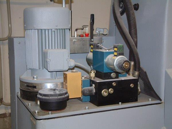 Small label die cutting machine Gerhard BUSCH type A - Papiersnijmachine: afbeelding 4 Small label die cutting machine Gerhard BUSCH type A - Papiersnijmachine: afbeelding 4