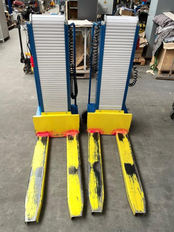 Two electric pallet lifters Butler 1200 - Palletwagen: afbeelding 3 Two electric pallet lifters Butler 1200 - Palletwagen: afbeelding 3
