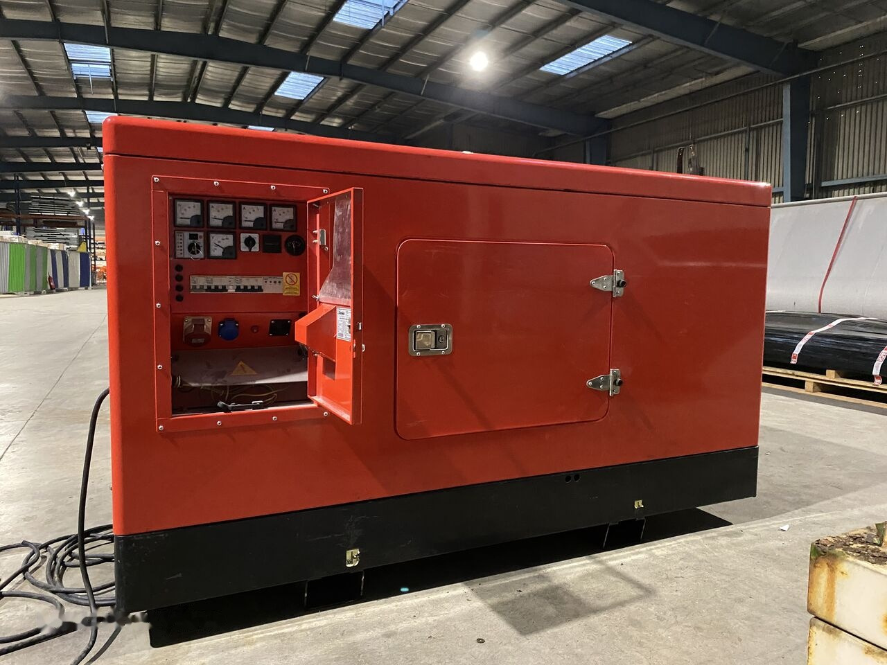 Genelec 45 kVa diesel - Industrie generator: afbeelding 1 Genelec 45 kVa diesel - Industrie generator: afbeelding 1