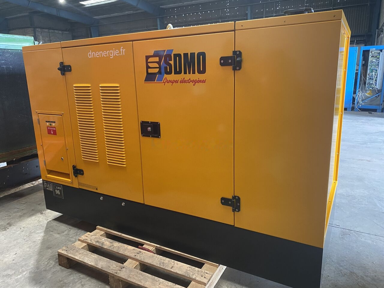 SDMO Perkins 75 kVa Diesel - Industrie generator: afbeelding 5 SDMO Perkins 75 kVa Diesel - Industrie generator: afbeelding 5