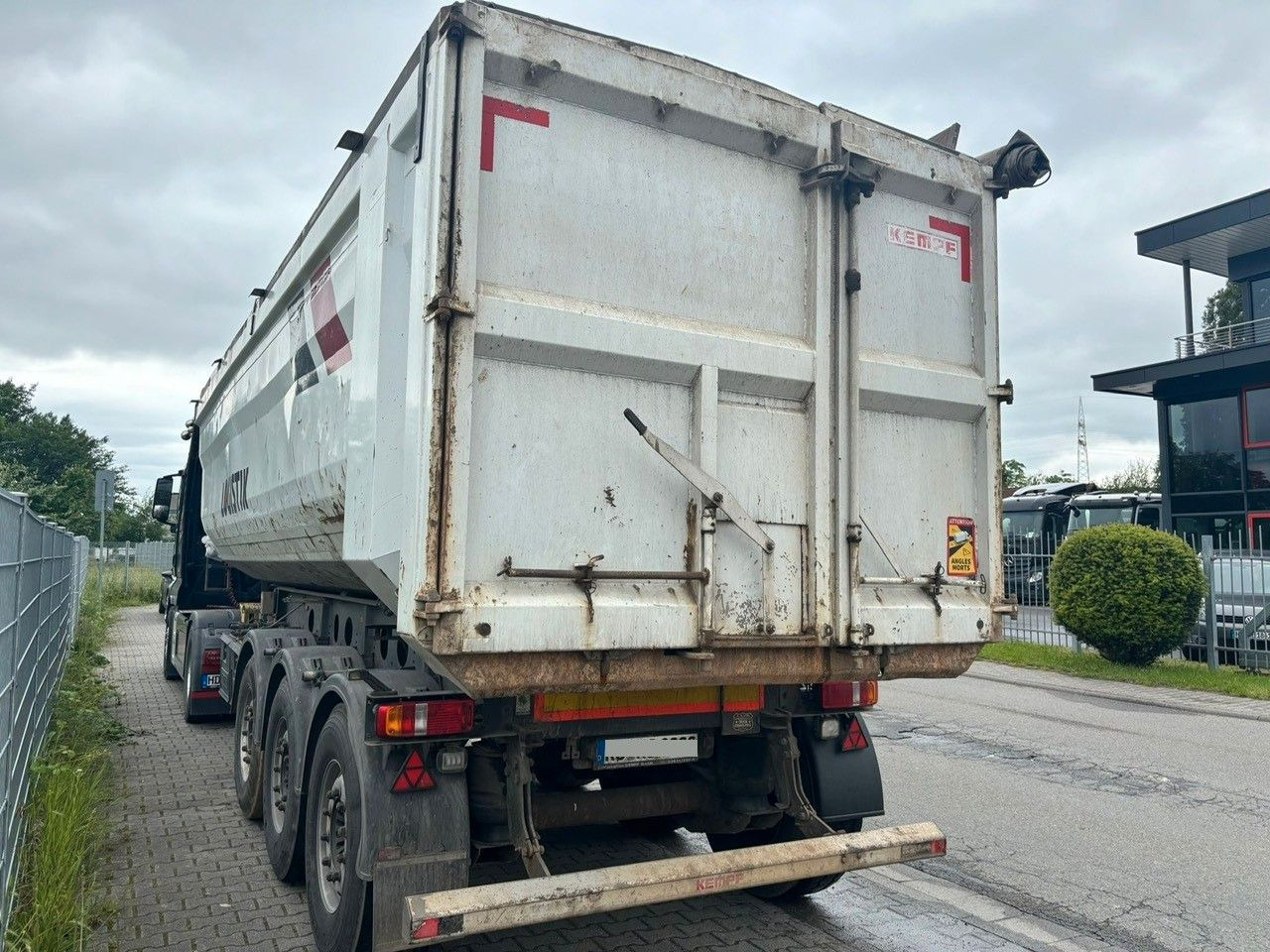 Kempf SKM 35-3 45m³/Stahl /Liftachse/Alufelgen /SAF Kempf SKM 35-3 45m³/Stahl /Liftachse/Alufelgen /SAF - Kipper oplegger: afbeelding 4 Kempf SKM 35-3 45m³/Stahl /Liftachse/Alufelgen /SAF Kempf SKM 35-3 45m³/Stahl /Liftachse/Alufelgen /SAF - Kipper oplegger: afbeelding 4