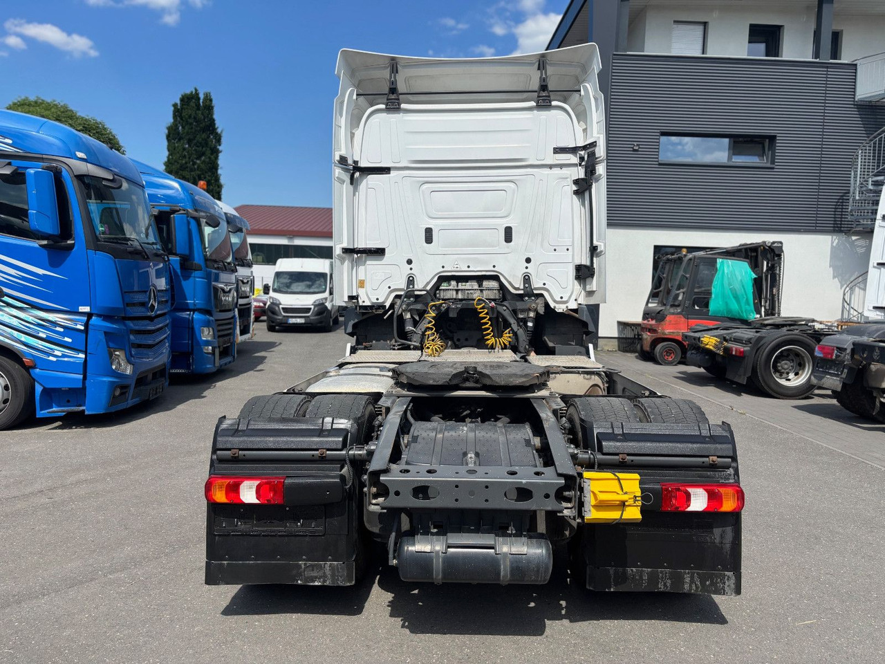Mercedes-Benz Actros 1840 Kein 1842 1845 Retarder Blatt-Luft - Trekker: afbeelding 4 Mercedes-Benz Actros 1840 Kein 1842 1845 Retarder Blatt-Luft - Trekker: afbeelding 4