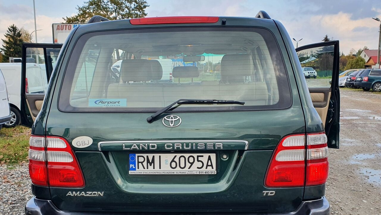 Toyota LAND CRUISER 100 4,2 TD KLIMA 7 OSOB - Personenwagen: afbeelding 5 Toyota LAND CRUISER 100 4,2 TD KLIMA 7 OSOB - Personenwagen: afbeelding 5