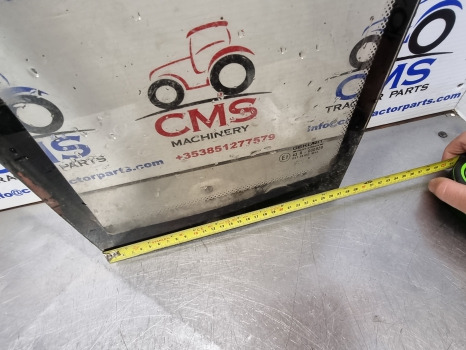 Case 5140, 5120, 5130, 5140, 5150 Cab Knee Glass Lh 1330876c1 - Raam en onderdelen: afbeelding 2 Case 5140, 5120, 5130, 5140, 5150 Cab Knee Glass Lh 1330876c1 - Raam en onderdelen: afbeelding 2