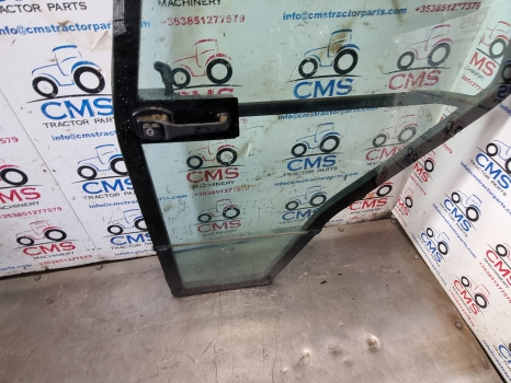 Case 5140, 5120, 5240, 5130 Cab Door Left Assembly 1546807c2, 1330931c1 - Deur en onderdelen: afbeelding 4 Case 5140, 5120, 5240, 5130 Cab Door Left Assembly 1546807c2, 1330931c1 - Deur en onderdelen: afbeelding 4