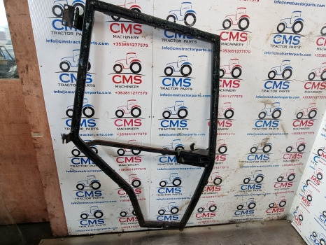 Case 5140, 5120, 5240, 5130cab Door Frame 1546800c2, 1971204c1 - Deur en onderdelen: afbeelding 1 Case 5140, 5120, 5240, 5130cab Door Frame 1546800c2, 1971204c1 - Deur en onderdelen: afbeelding 1