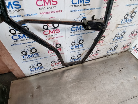 Case 5140, 5120, 5240, 5130cab Door Frame 1546800c2, 1971204c1 - Deur en onderdelen: afbeelding 4 Case 5140, 5120, 5240, 5130cab Door Frame 1546800c2, 1971204c1 - Deur en onderdelen: afbeelding 4