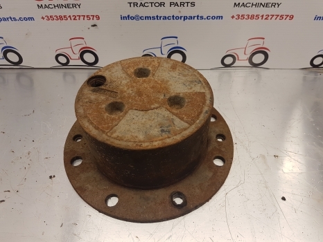 Case Hub Cover 4472452036 Zf Apl 330 81437c1 - Naaf voor Tractor: afbeelding 1 Case Hub Cover 4472452036 Zf Apl 330 81437c1 - Naaf voor Tractor: afbeelding 1