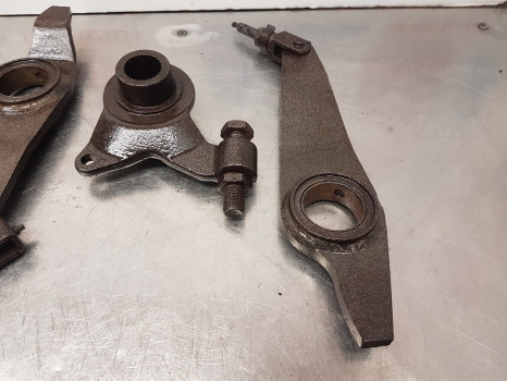Case Maxxum 130, Maxxum, New Holland T6, T7 Brake Lever Assy 87689320, 87689319 - Remdelen: afbeelding 3 Case Maxxum 130, Maxxum, New Holland T6, T7 Brake Lever Assy 87689320, 87689319 - Remdelen: afbeelding 3