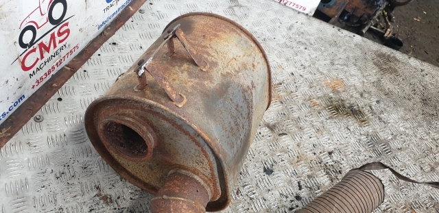 Claas Ares 836, 696, 616, 826, 720 Exhaust Box Silencer 7700042338 - Geluiddemper voor Tractor: afbeelding 4 Claas Ares 836, 696, 616, 826, 720 Exhaust Box Silencer 7700042338 - Geluiddemper voor Tractor: afbeelding 4