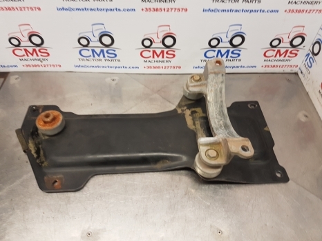 Claas Arion 640, 500, 600 Catalyst Filter Support 0011470820, 0011470480 - Uitlaatsysteem voor Tractor: afbeelding 2 Claas Arion 640, 500, 600 Catalyst Filter Support 0011470820, 0011470480 - Uitlaatsysteem voor Tractor: afbeelding 2