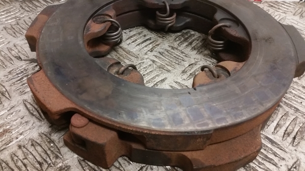Deutz Agrotron 6.15 Rear Axle Brake Actuator Plate 04423836 - Remdelen voor Tractor: afbeelding 3 Deutz Agrotron 6.15 Rear Axle Brake Actuator Plate 04423836 - Remdelen voor Tractor: afbeelding 3