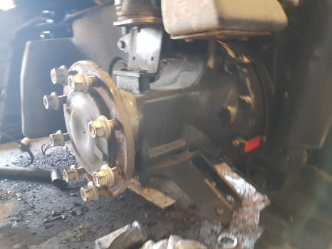 Deutz Agrotron M620 Rear Axle Hub Complete Rhs 0.900.0955.0, 0.900.1363.9 - Achterass: afbeelding 1 Deutz Agrotron M620 Rear Axle Hub Complete Rhs 0.900.0955.0, 0.900.1363.9 - Achterass: afbeelding 1