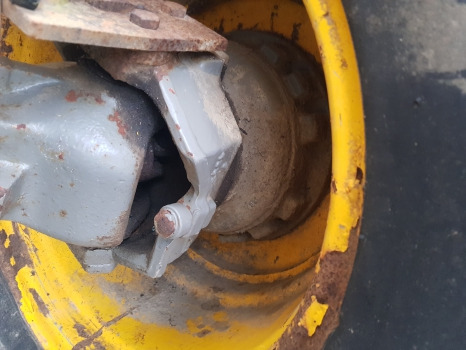 Fermec Massey Ferguson 860 Front Axle Parts 26.18 Lp, 134213, 19725, 130046 - As en onderdelen: afbeelding 3 Fermec Massey Ferguson 860 Front Axle Parts 26.18 Lp, 134213, 19725, 130046 - As en onderdelen: afbeelding 3
