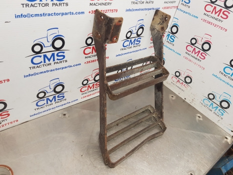 Fiat 80-90, 70-90, 100-90, 110-90 Foot Step Lhs 5132823, 5129121, 5150244 - Treeplank: afbeelding 2 Fiat 80-90, 70-90, 100-90, 110-90 Foot Step Lhs 5132823, 5129121, 5150244 - Treeplank: afbeelding 2