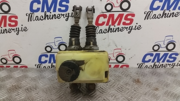Fiat F140, F Series, Brakes Master Cylinder Assembly 5145630, 5145631 - Remcilinder voor Tractor: afbeelding 3 Fiat F140, F Series, Brakes Master Cylinder Assembly 5145630, 5145631 - Remcilinder voor Tractor: afbeelding 3
