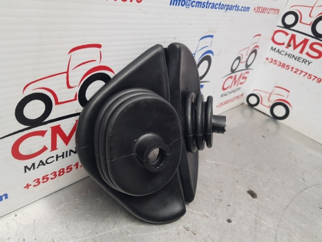 Ford 10, Tw 6610, 6810 Q Cab Gear Lever Gaiter Rubber Cover Boot E3nn7z066aa - Cabine en interieur voor Landbouwmachine: afbeelding 2 Ford 10, Tw 6610, 6810 Q Cab Gear Lever Gaiter Rubber Cover Boot E3nn7z066aa - Cabine en interieur voor Landbouwmachine: afbeelding 2
