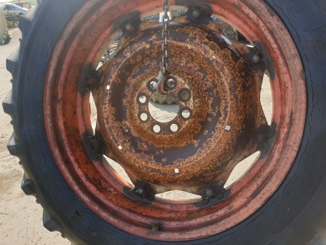 Ford 13.6 R38 Wheel - Complete wiel voor Tractor: afbeelding 5 Ford 13.6 R38 Wheel - Complete wiel voor Tractor: afbeelding 5