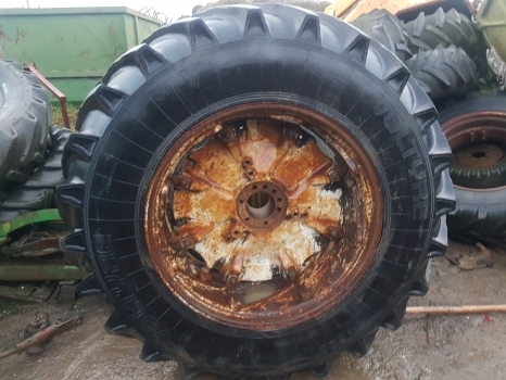 Ford 30, Tw, 40 Series Tw15, 8530, Tw20 Rear Adjustable Wheel Ant Tyre 18.4r38 - Complete wiel voor Tractor: afbeelding 1 Ford 30, Tw, 40 Series Tw15, 8530, Tw20 Rear Adjustable Wheel Ant Tyre 18.4r38 - Complete wiel voor Tractor: afbeelding 1
