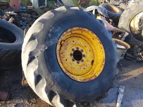 Ford 4550 Rear Wheel Rim And Tyre 18.4-26, 5% Grip, 6 Inches Centre Hole - Complete wiel voor Tractor: afbeelding 1 Ford 4550 Rear Wheel Rim And Tyre 18.4-26, 5% Grip, 6 Inches Centre Hole - Complete wiel voor Tractor: afbeelding 1