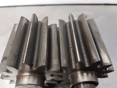 Ford 5640, 6640, 7740, 7840, 8240 Hydraulic Pump Gear And Shaft Z12 F1nne866aa - Hydraulische pomp voor Tractor: afbeelding 4 Ford 5640, 6640, 7740, 7840, 8240 Hydraulic Pump Gear And Shaft Z12 F1nne866aa - Hydraulische pomp voor Tractor: afbeelding 4