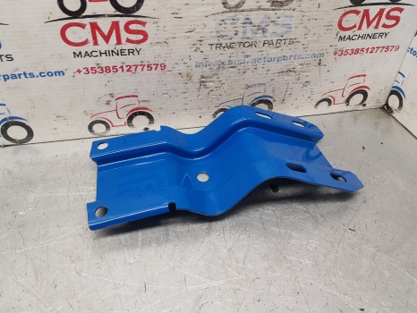 Ford Q, Sq Cab, 10, Tw, 30, 600 Series Cab Mudguard Bracket Support D5nn16n318a - Spatbord: afbeelding 4 Ford Q, Sq Cab, 10, Tw, 30, 600 Series Cab Mudguard Bracket Support D5nn16n318a - Spatbord: afbeelding 4
