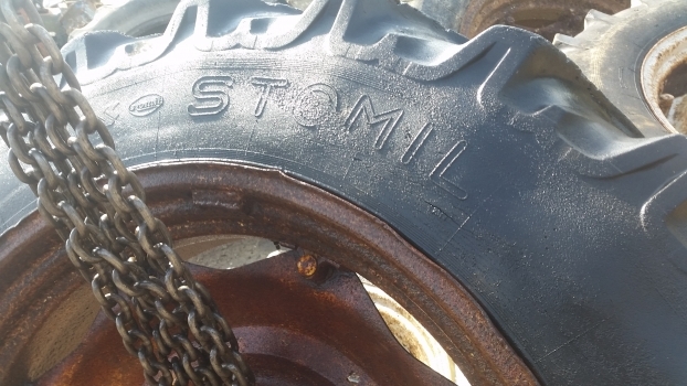 Ford Rear Wheel And Tyre 16.9-38. Please Check By The Photos. - Complete wiel voor Tractor: afbeelding 4 Ford Rear Wheel And Tyre 16.9-38. Please Check By The Photos. - Complete wiel voor Tractor: afbeelding 4
