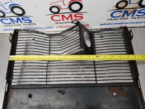 John Deere 3150, 3050, 3350, 2955, 3255, Engine Side Grille Rh L63527 - Rooster: afbeelding 4 John Deere 3150, 3050, 3350, 2955, 3255, Engine Side Grille Rh L63527 - Rooster: afbeelding 4