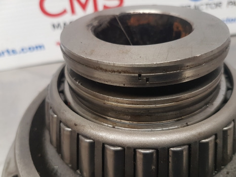 John Deere 6610, 6400, Se6300, Se6400 Rear Axle Bearing Housing Al112560, L77137 - Achterass: afbeelding 4 John Deere 6610, 6400, Se6300, Se6400 Rear Axle Bearing Housing Al112560, L77137 - Achterass: afbeelding 4