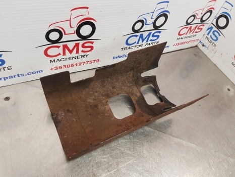 John Deere 6820, 6020, 6030, 6000, 7330 Drive Shaft Guard L172731 - Vooras voor Tractor: afbeelding 4 John Deere 6820, 6020, 6030, 6000, 7330 Drive Shaft Guard L172731 - Vooras voor Tractor: afbeelding 4