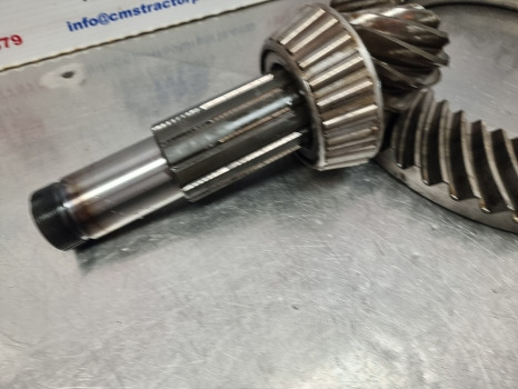 John Deere 7700, 7600, 7610, 7710, Rear Axle Bevel Gear R95240, R93362, Re66071 - Achterass: afbeelding 5 John Deere 7700, 7600, 7610, 7710, Rear Axle Bevel Gear R95240, R93362, Re66071 - Achterass: afbeelding 5