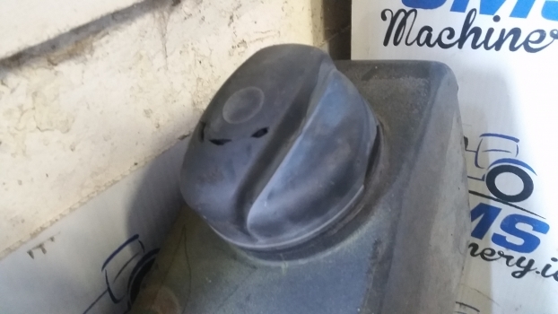 Landini Mythos Series 115 Fuel Tank 3647933m94, 3647310m91, 3652135m91 - Brandstoftank voor Tractor: afbeelding 4 Landini Mythos Series 115 Fuel Tank 3647933m94, 3647310m91, 3652135m91 - Brandstoftank voor Tractor: afbeelding 4