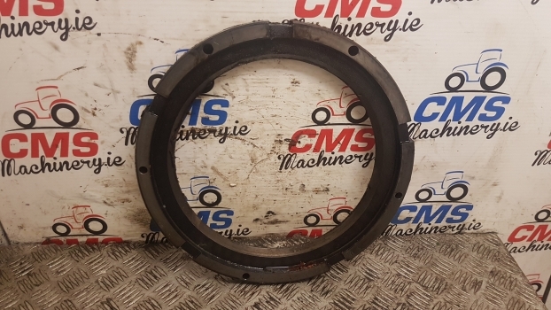 Massey Ferguson 2620 Rear Axle Brake Plate 1610205m2 - Remdelen voor Tractor: afbeelding 1 Massey Ferguson 2620 Rear Axle Brake Plate 1610205m2 - Remdelen voor Tractor: afbeelding 1